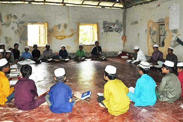 'Alimlere ve ulemalara işkence yapılıyor'