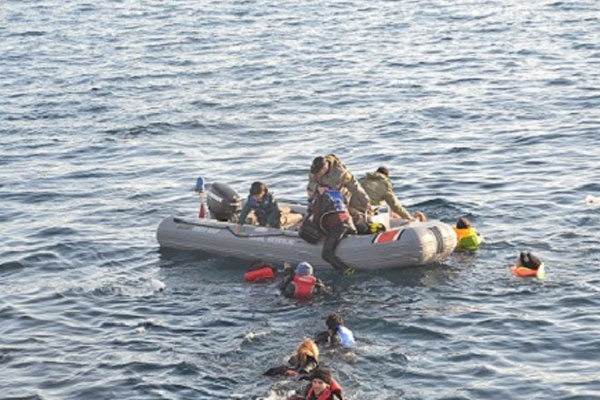 Çanakkale’de 250 göçmen kurtarıldı
