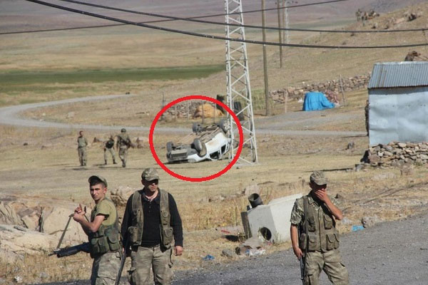PKK’lıların kaçtığı araç takla attı