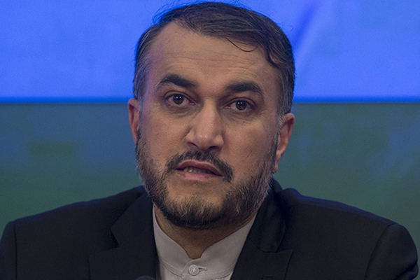 İran: Suudi Arabistan ateşle oynuyor