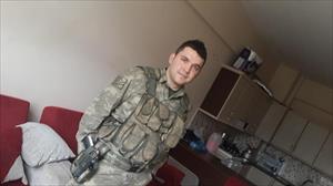 Babasıyla konuşurken öldürüldü