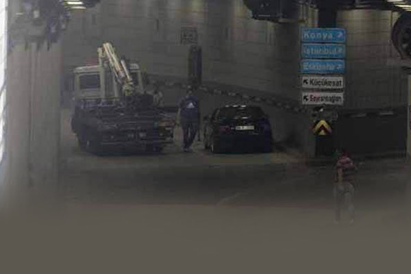 Başkent'te bombalı araç paniği