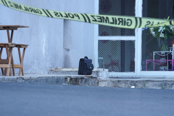 Sabah gazetesinin sokağında bomba alarmı