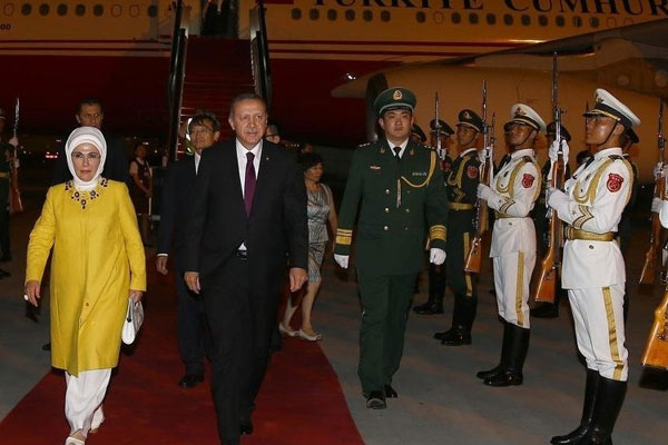 Çin'e gece yarısı telefon trafiğiyle ayak bastı