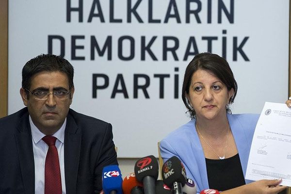 HDP dokunulmazlık dilekçelerini verdi