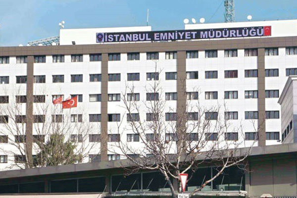 Emniyet'te şüpheli kadın paniği