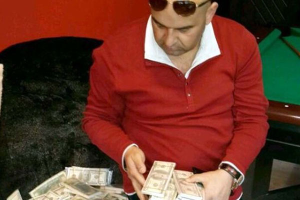 Mersin'de 680 bin dolarlık vurgun