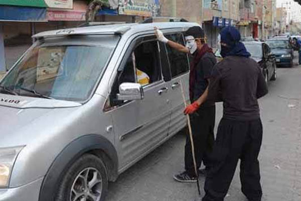 Kimlik kontrolü yapmaya kalktılar