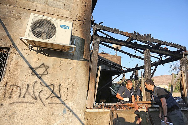 Yahudi yerleşimciler Filistinli bebeği yaktı