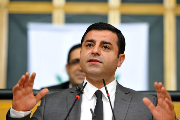 Erdoğan ve Davutoğlu'na suç duyurusu