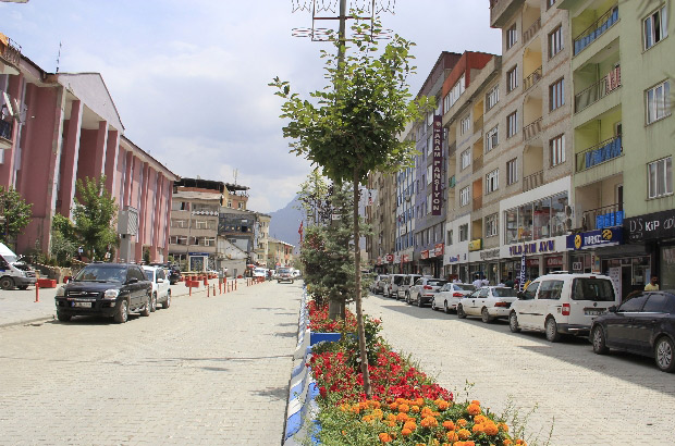 Hakkari esnafını terör vurdu