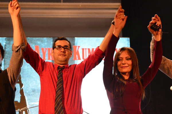 'Şehitler ölür vatan bölünür'