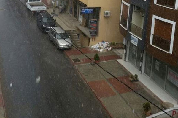 İstanbul'a sağanak yağış sürprizi