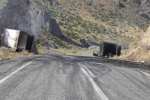 PKK'nın saldırdığı yol ulaşıma kapatıldı