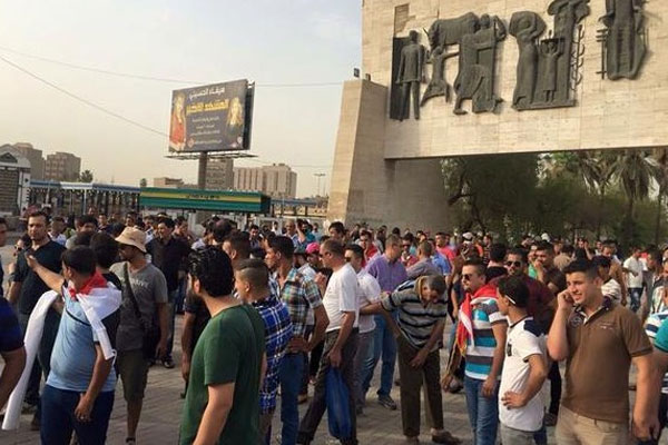 Irak'ta elektrik kesintileri 'isyan' ettirdi