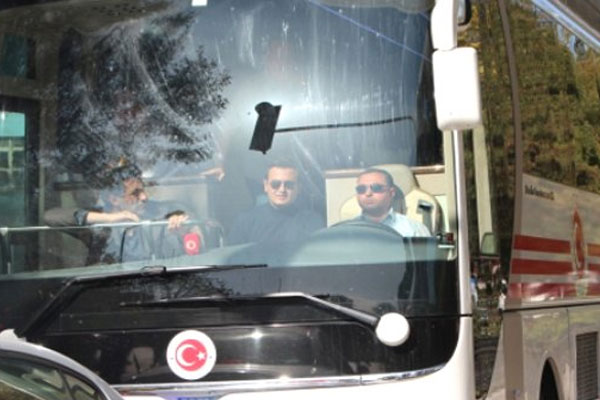 Başbakanlık otobüsü kaza yaptı