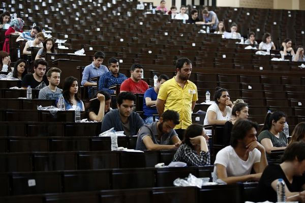 Üniversitelere kayıtlar başladı