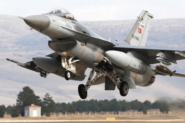 Uçak fotoğrafı çekene soruşturma