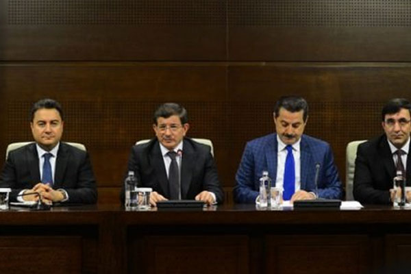 8 bakan 1.5 aydan beri maaş alamıyor