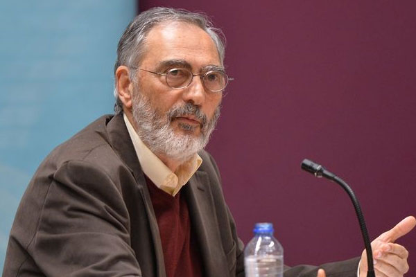 Mahçupyan'dan 30 aydına: İdeolojik ahmak!