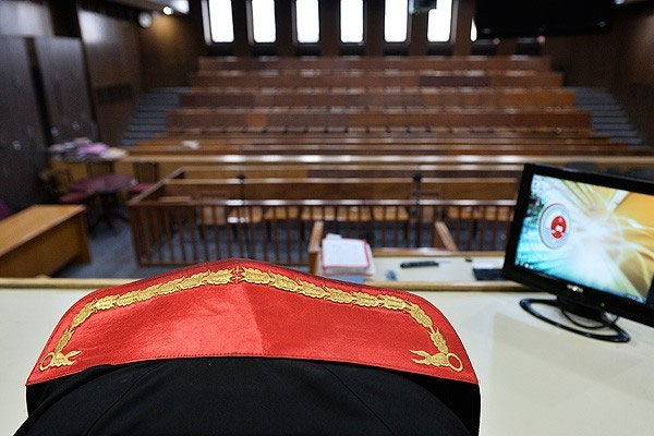 Yetkisiz mahkemenin 'tahliye' kararına uyulması talebine ret