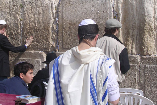 Yahudiler piyasaya bozuk ürün sürdü