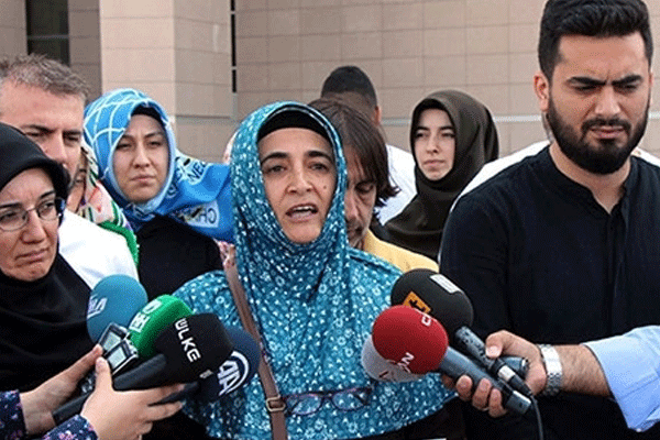 Mavi Marmara ailelerinden Arınç'a tepki