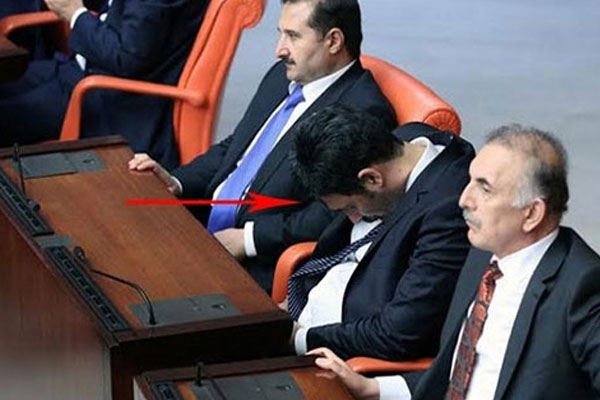 Işılak'a CHP'den şiirli yanıt: Sen  uyandığında...