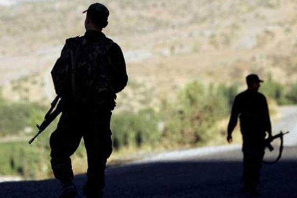 Askeri konvoyun geçişinde patlama