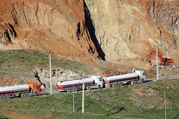 Esed'e petrol satan Türk şirketler kara listede