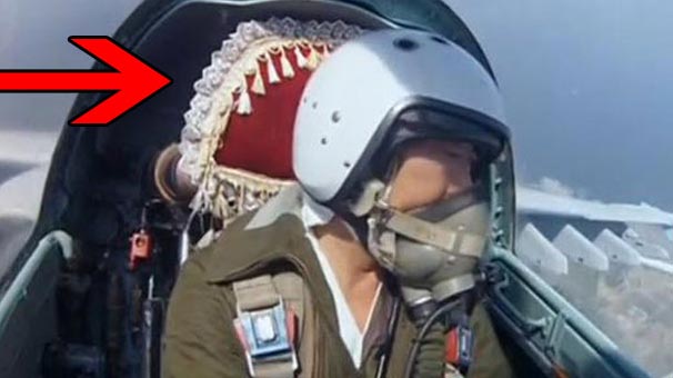 Savaş uçağına dantel ördüler