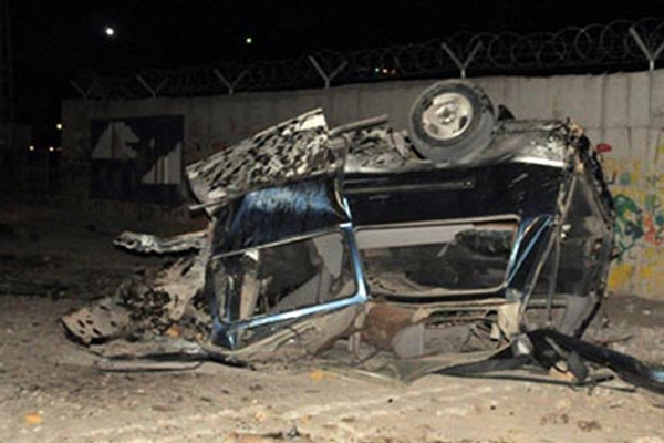 Polis için kurulan pusuya sivil araç düştü