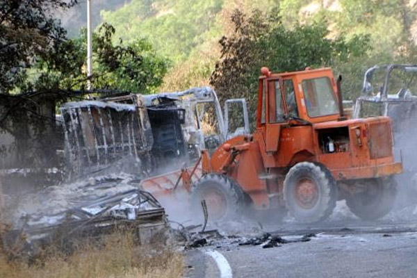Tunceli-Erzincan karayolu yine kapatıldı