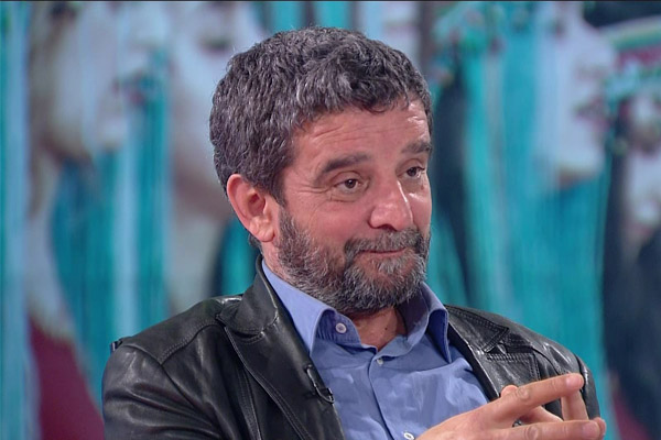 Mümtaz’er Türköne’ye saldırı