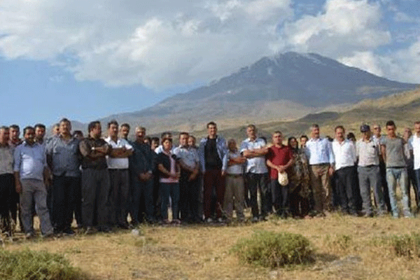 Ağrı Dağı'nda 'canlı kalkan' eylemi