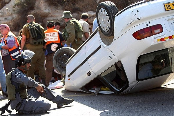 İsrail askerleri 'yayalara çarpan' Filistinliyi vurdu