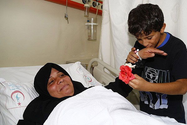 Suriyeli Ahmed'in annesinin kalbi  tedavi edildi