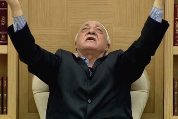 FETÖ yaşlı kadının arsasına el koydu iddiası