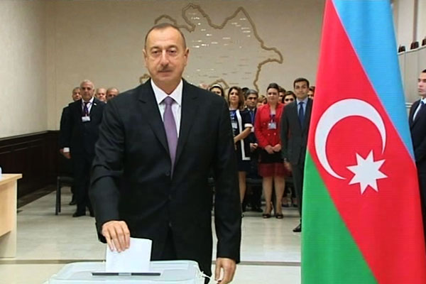 Azerbaycan halkı sandık başında