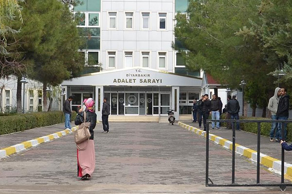 Diyarbakır'da adliyeye FETÖ ve PKK operasyonu
