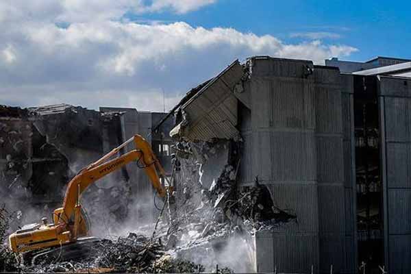 TBMM eski hizmet binasının yıkımı sürüyor