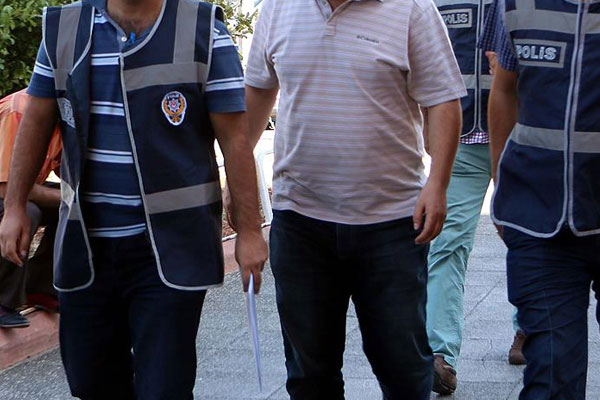 FETÖ'nün 'İl İmamı' öğretmen gözaltına alındı