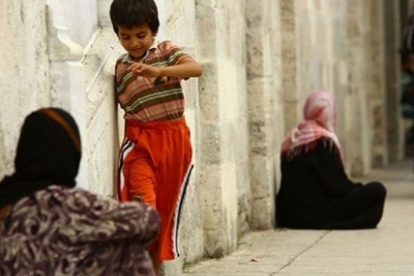 Sokakta yaşayan Suriyelilere 'Kızılay Kart' verilecek