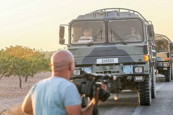 Suriye sınırına zırhlı araç ve tank takviye edildi