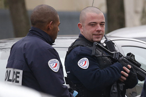 Eski emniyet ve istihbarat müdürleri gözaltında