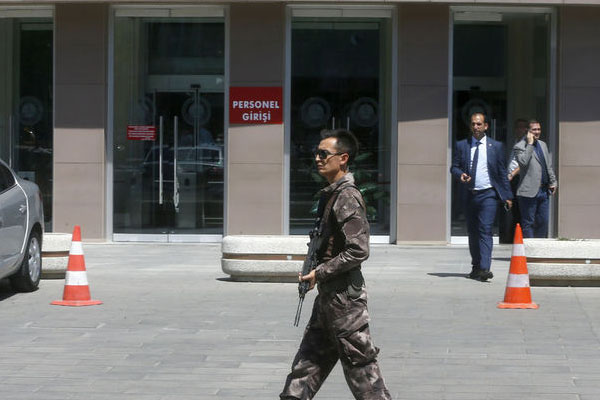 Bakırköy Adliyesi'nde FETÖ operasyonu