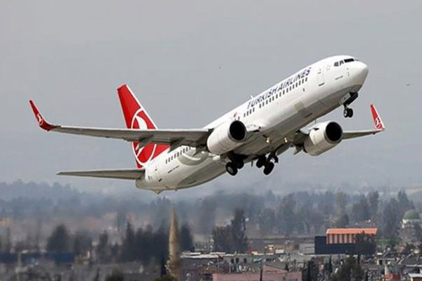 Pilot, denizi kirleten gemiyi ihbar etti