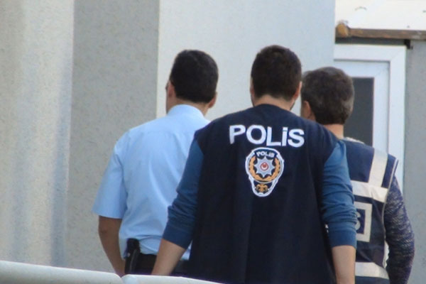 22 ilde 113 polis için gözaltı kararı
