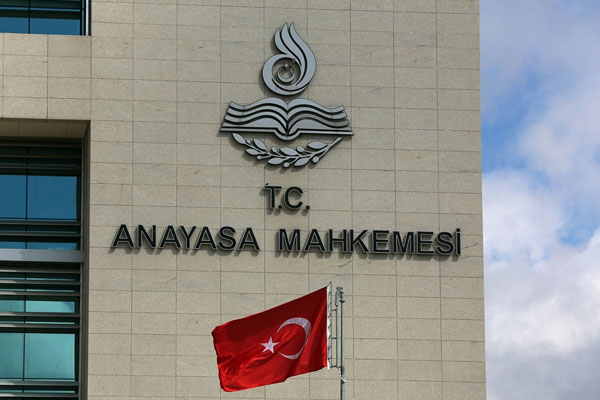 CHP, KHK'yı AYM'ye götürdü