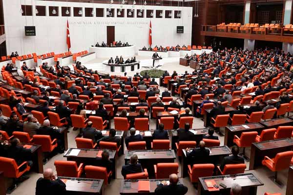 CHP: Meclis'te Cumhurbaşkanı'nı saygıyla karşılayacağız